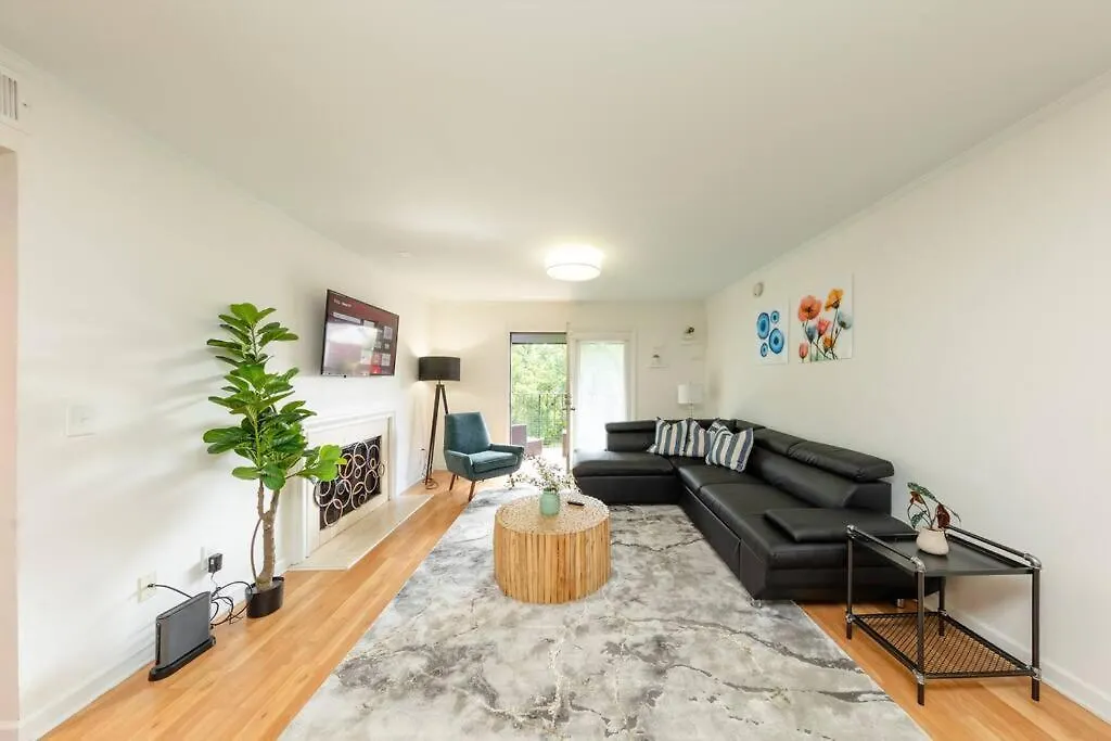 Modern 2Br With Optional Parking Near Vanderbilt & Music Row, Walk To Centennial Park & Mins To Broadway 내슈빌