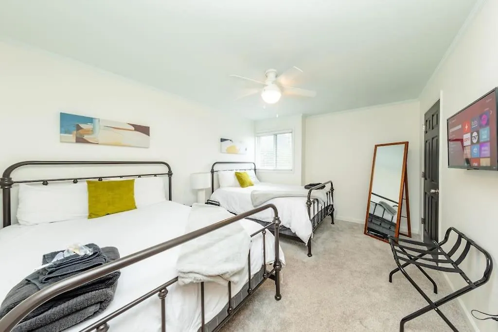 Modern 2Br With Optional Parking Near Vanderbilt & Music Row, Walk To Centennial Park & Mins To Broadway 내슈빌