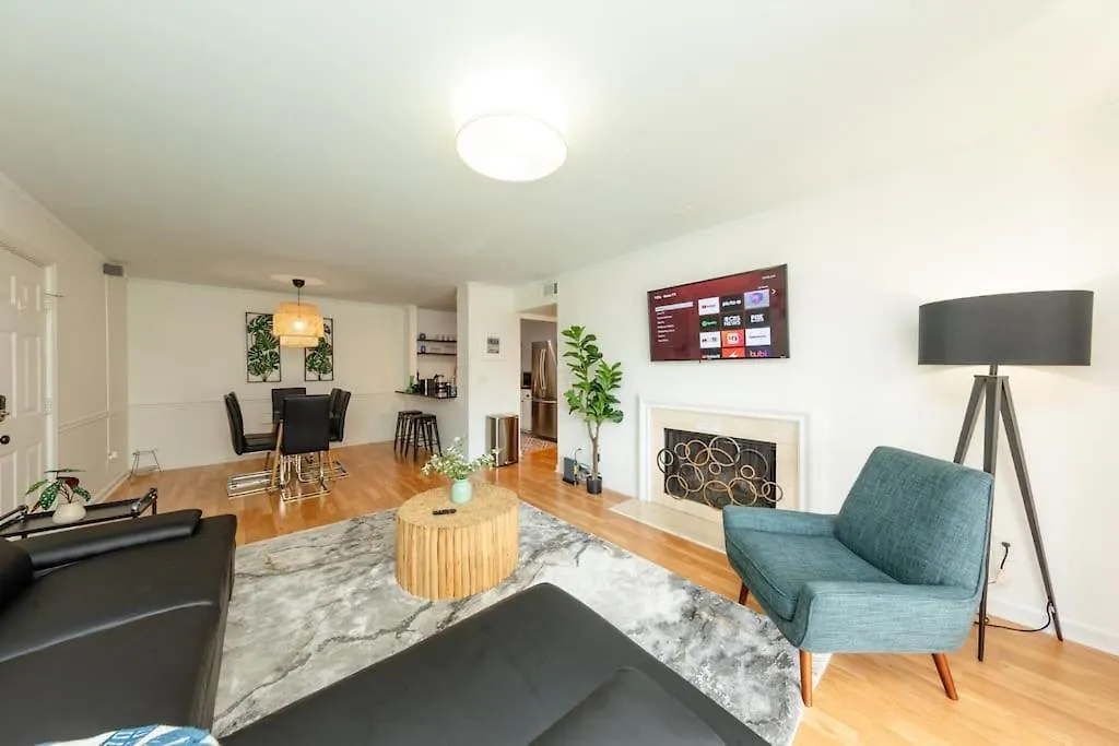 Modern 2Br With Optional Parking Near Vanderbilt & Music Row, Walk To Centennial Park & Mins To Broadway 내슈빌 아파트